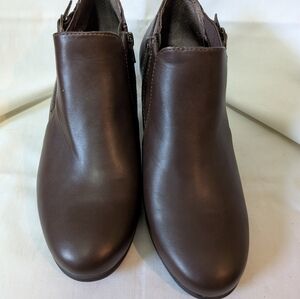 Croft & Barrow Elegant Brown Ankle Boots Sz 9Wide